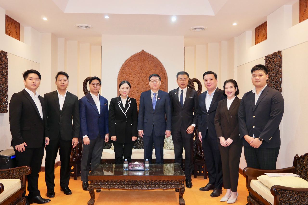 ดูรูปใหญ่ สมาคมวัฒนธรรมแต้จิ๋วและภาษา(ประเทศไทย) เข้าพบผู้แทนสถานเอกอัครราชทูตจีนประจำประเทศไทย พร้อมเรียนเชิญร่วมเป็นเกียรติในพิธีเปิดตัวสมาคมอย่างเป็นทางการ